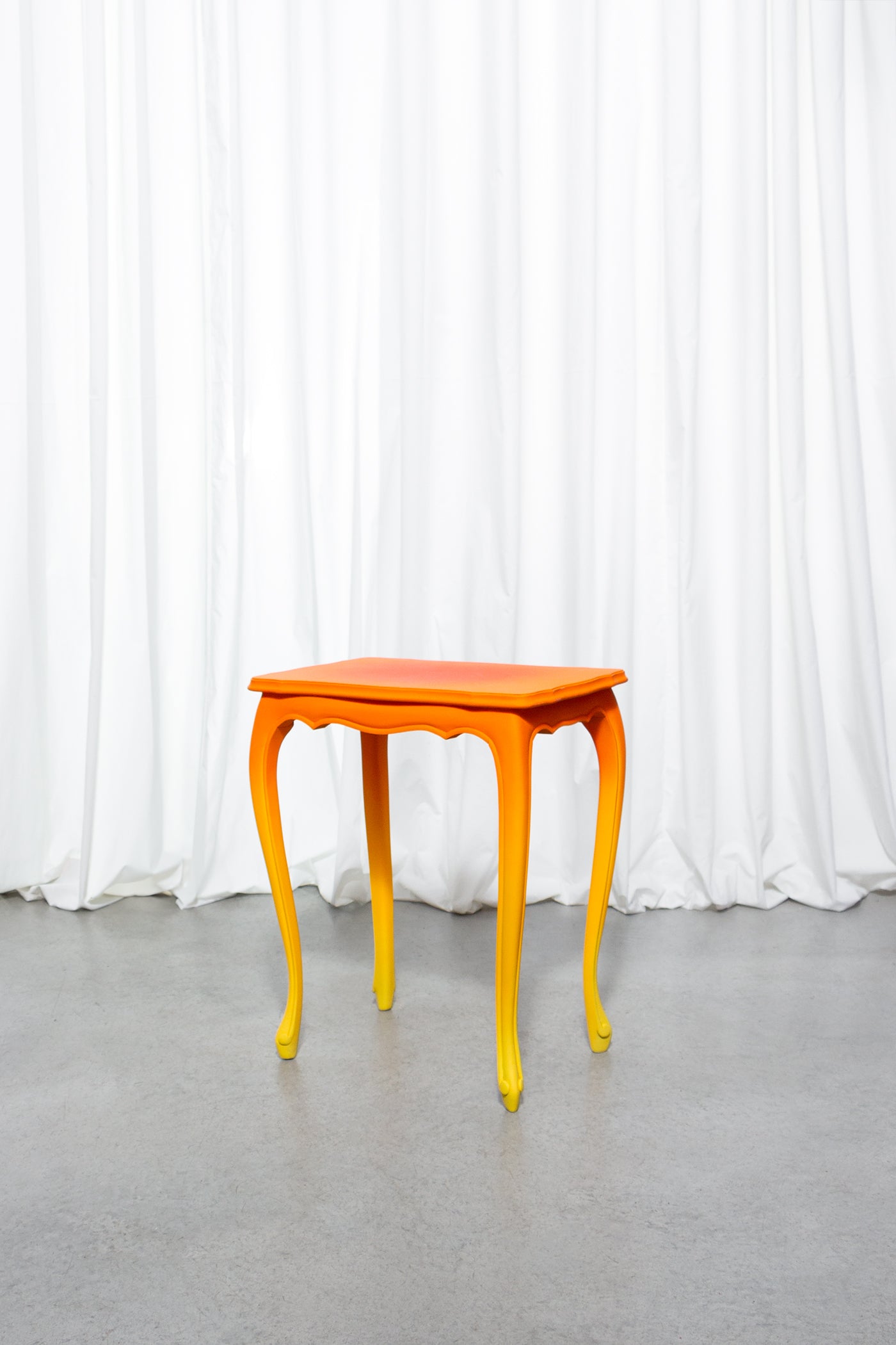 The Degradé Nesting Tables