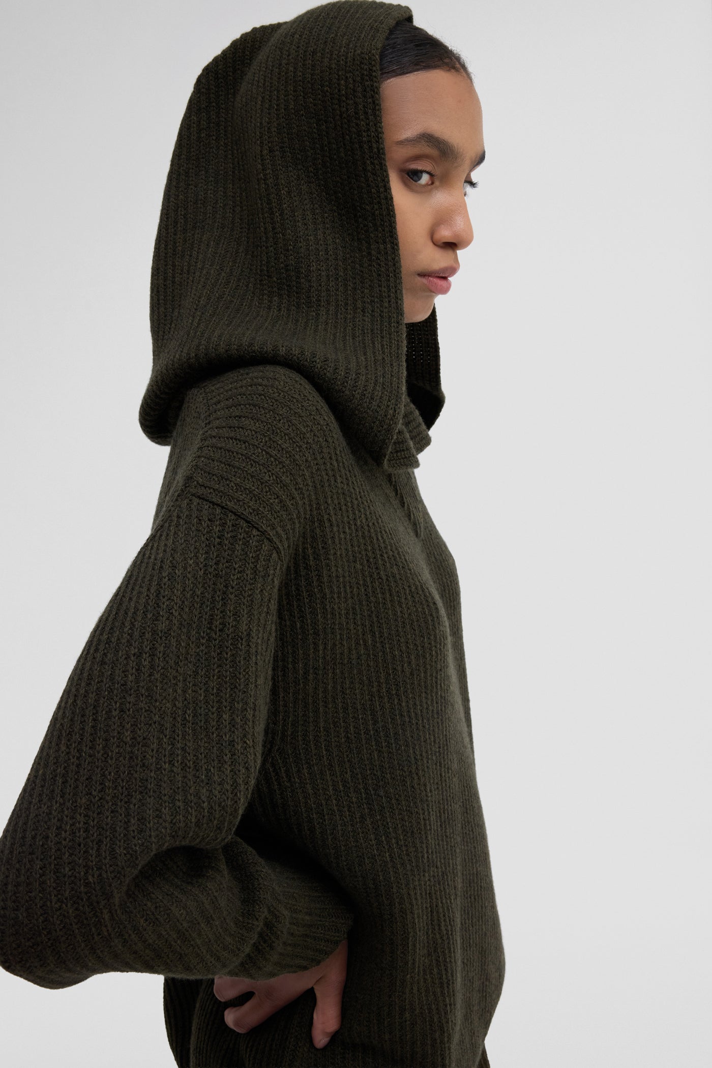 KNITTED HOODIE